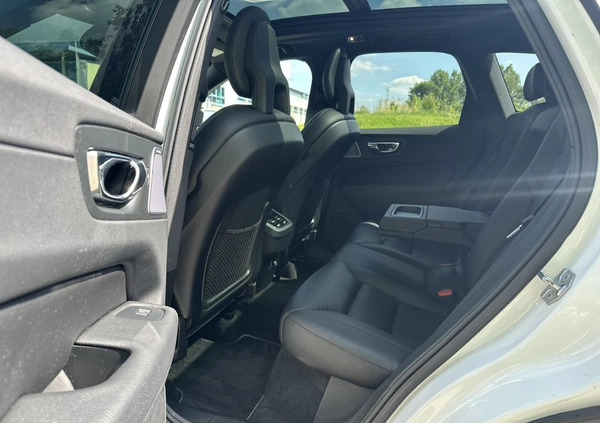 Volvo XC 60 cena 129900 przebieg: 173000, rok produkcji 2018 z Włoszczowa małe 781